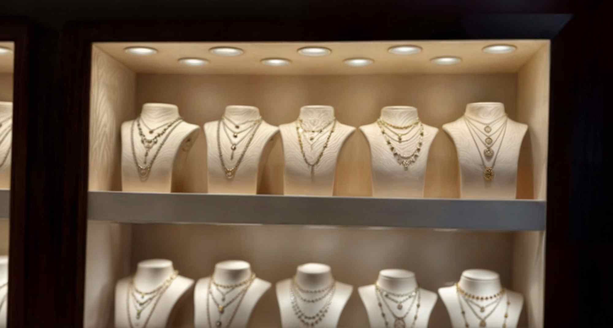 Освітлення ювелірного магазину світильниками RINO R від компанії meregat.